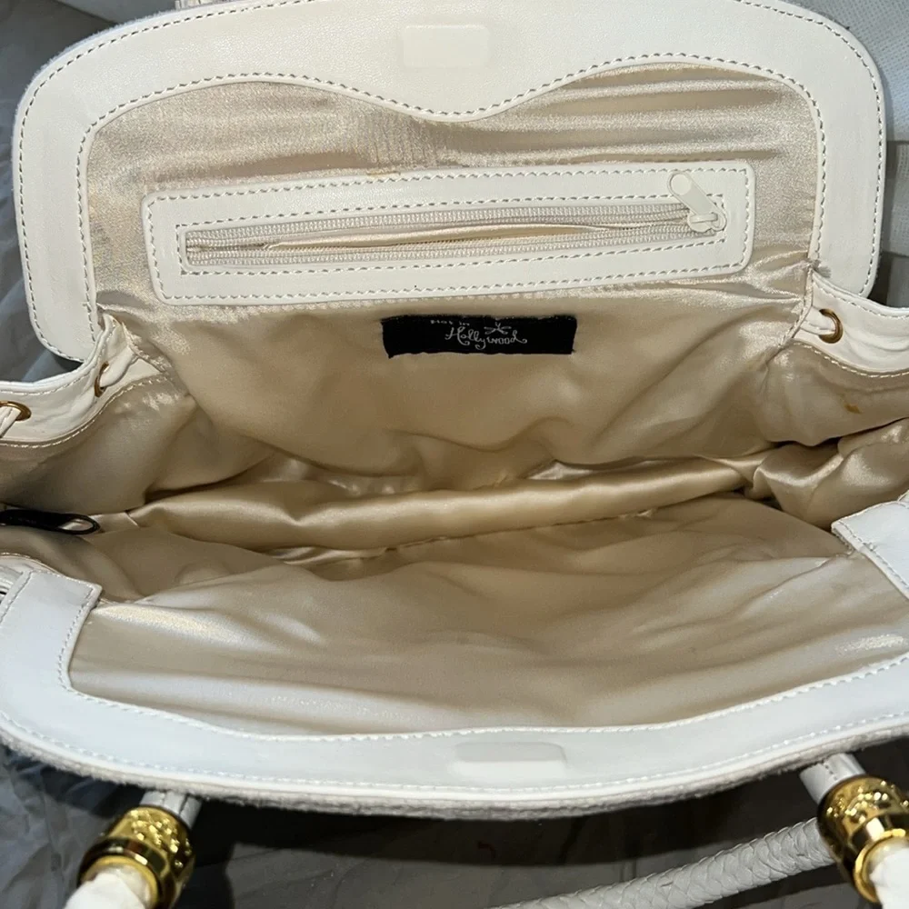 Hot in Hollywood genuine leather purse - Picture 6 of 7